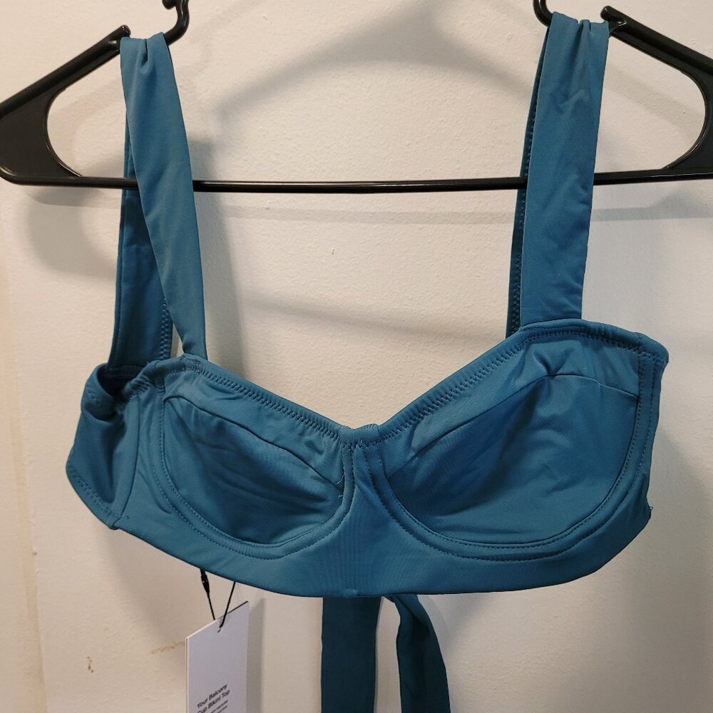Balcony Cup Bikini Top (NWT)